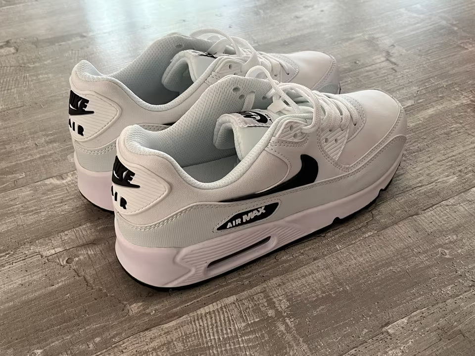 NIKE AIR